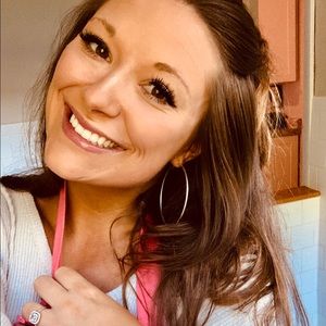 Meet your Posher, Elaine